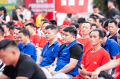 继续高艺术涂拆职业化”的大旗